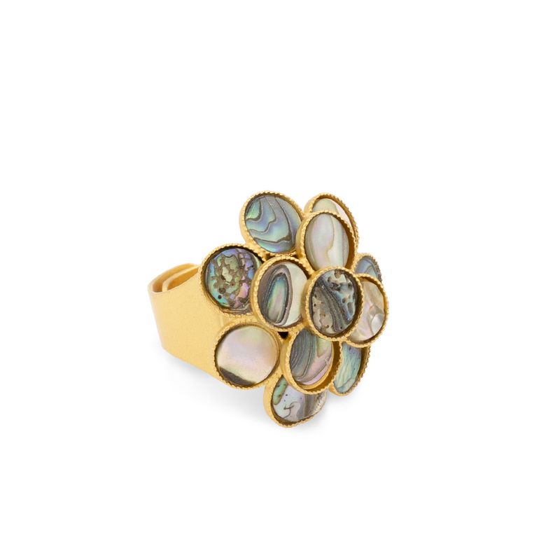 Gold floral ring with marbled pearls