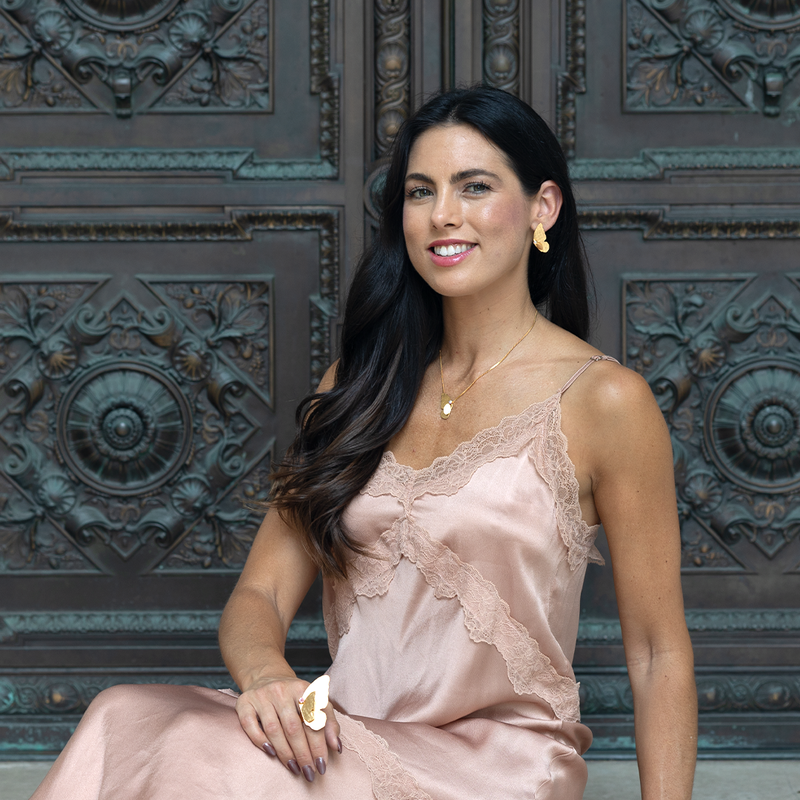 Mini mariposa gold necklace with aurora