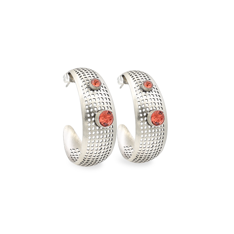 Perforated silver hoop earrings with coral crystal