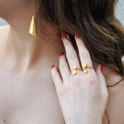 comfortable double finger gold ring