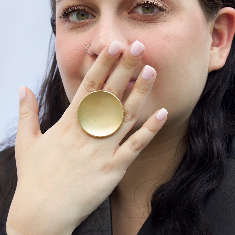 Large round best sale ring