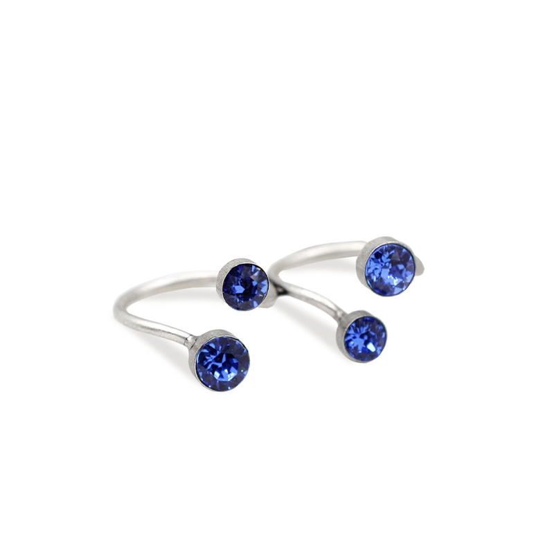 silver double finger ring with sapphire crystals