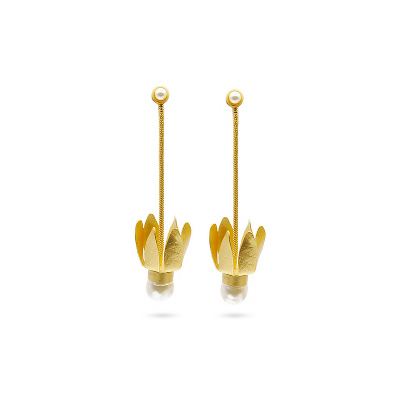 Gold tulip dangle earrings with white pearl